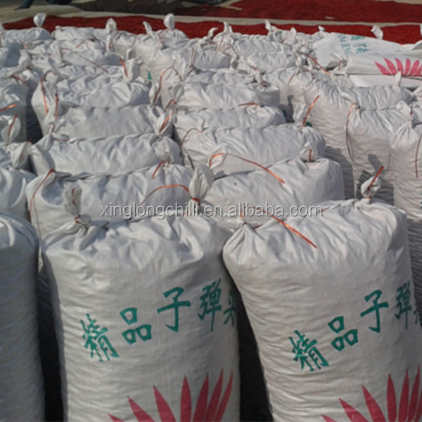 中国のスパイスのハーブ プロダクト工場は乾燥した赤唐辛子を供給する